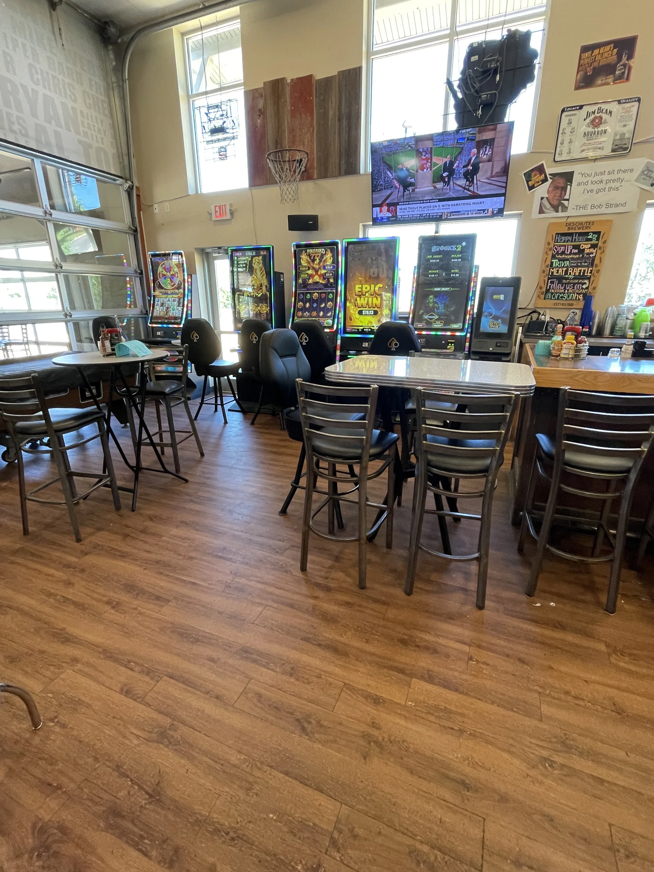 Headquarters Bar & Restaurant (HQ)